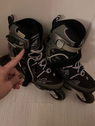 Patines Rollerblade Negros y Grises, cierre roto