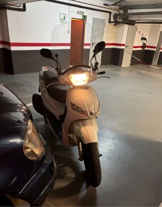 Peugeot Tweet 125cc Scooter