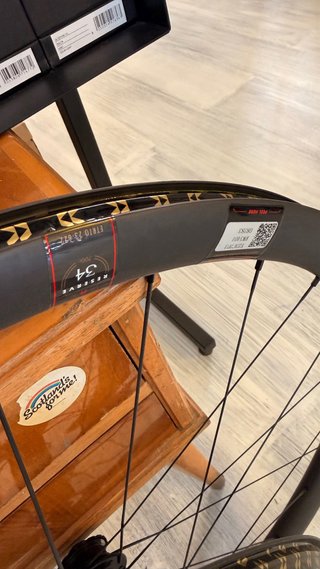 Ruedas Reserve 34/37 XDR Buje DT 370 Nuevas