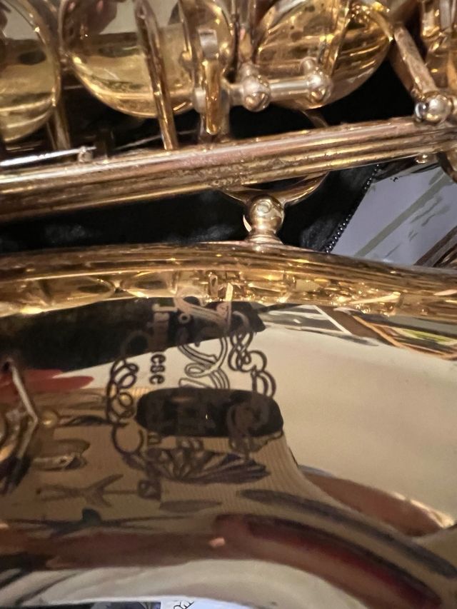 Saxofón Alto Dorado