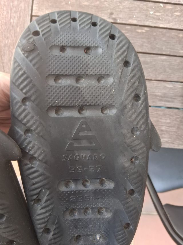 Chanclas Tiburón Negras 