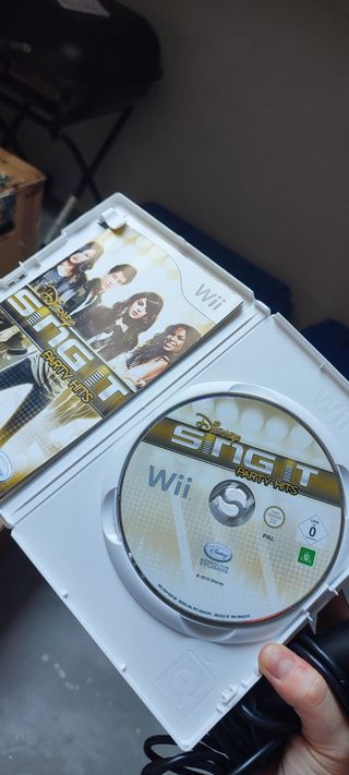 Disney Sing It Party Hits Wii + Micro