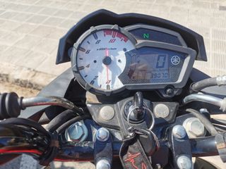 Moto Yamaha YS125 Roja