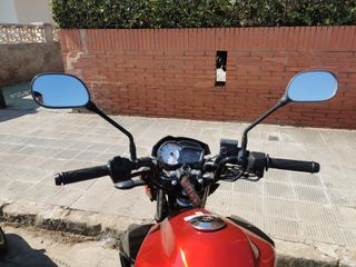 Moto Yamaha YS125 Roja