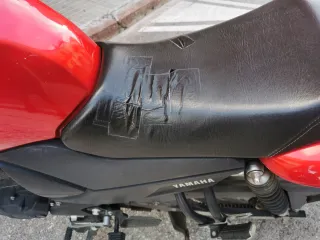 Moto Yamaha YS125 Roja