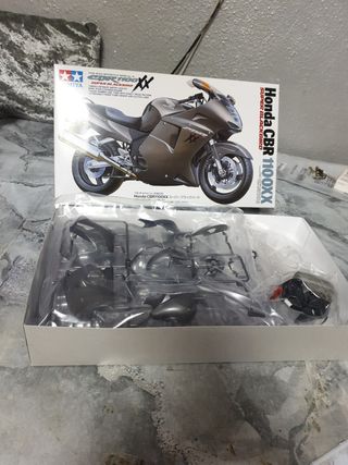 Maqueta Tamiya Honda CBR1100XX Super Blackbird