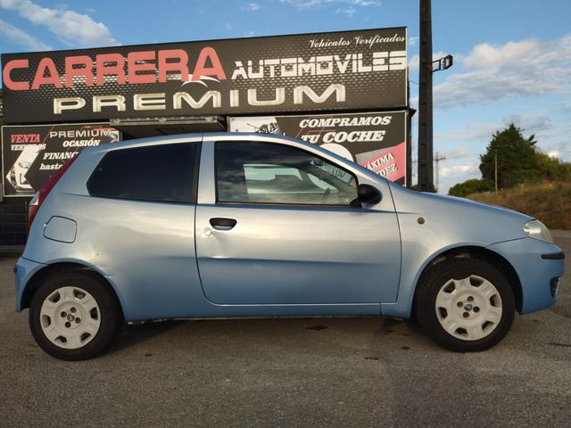 FLAMANTE FIAT Punto 1.2 ETIQUETA B. AÑO 2005