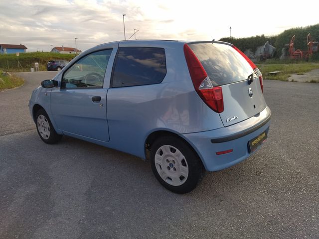 FLAMANTE FIAT Punto 1.2 ETIQUETA B. AÑO 2005