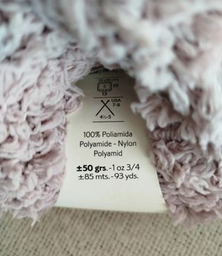 8 ovillos lana Katia Bombón