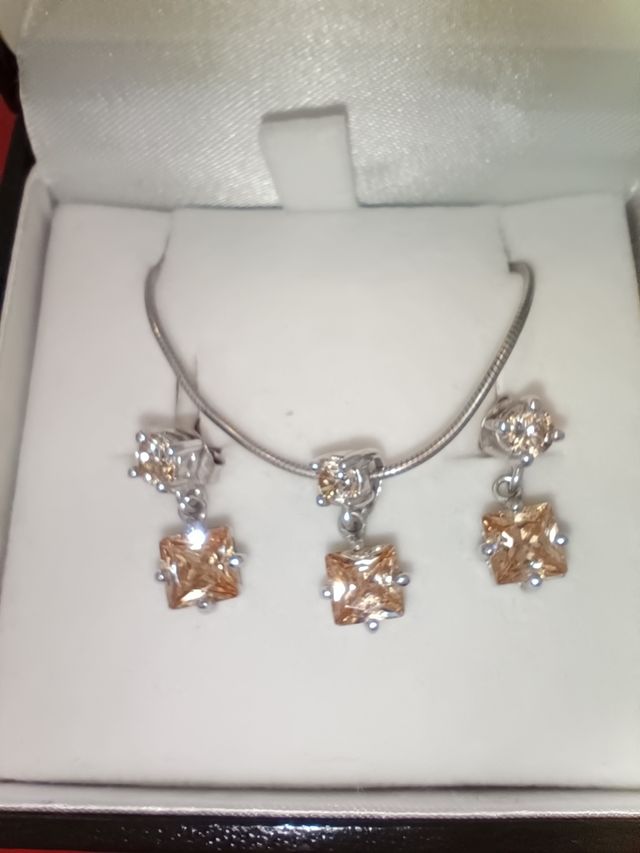 Conjunto Colgante y Pendientes El Corte Inglés