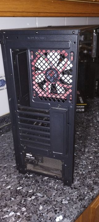 Deep Cool Chasis PC + Fuente A. Nox Urano 650W
