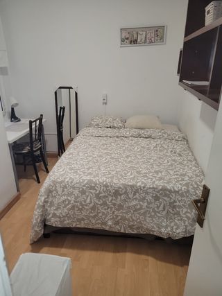 Cama Doble Seminueva con Canapé