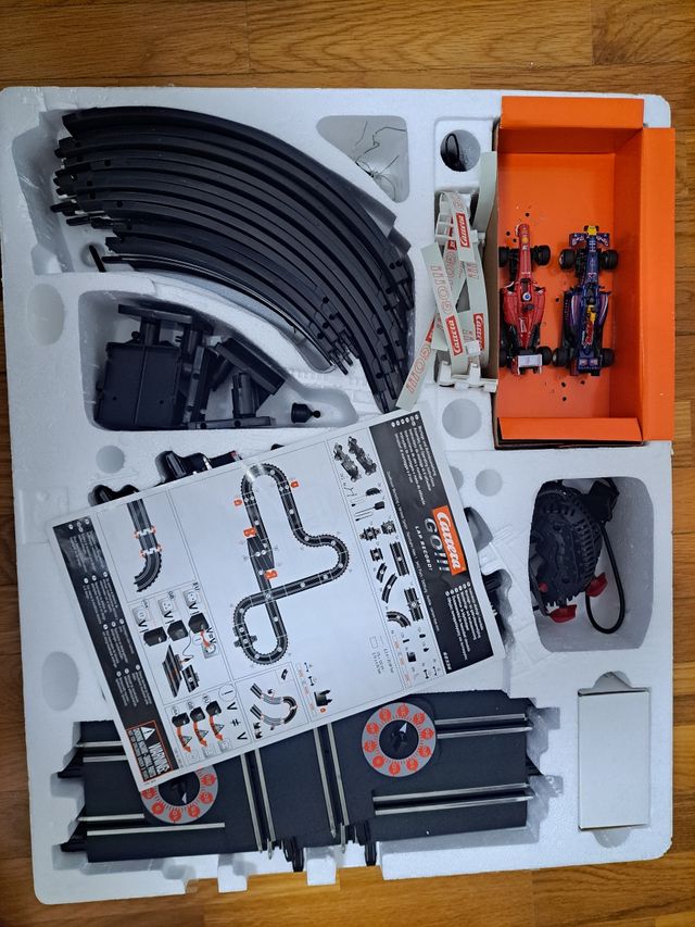 Carrera GO Ferrari F138 Slot Racing Set 62336