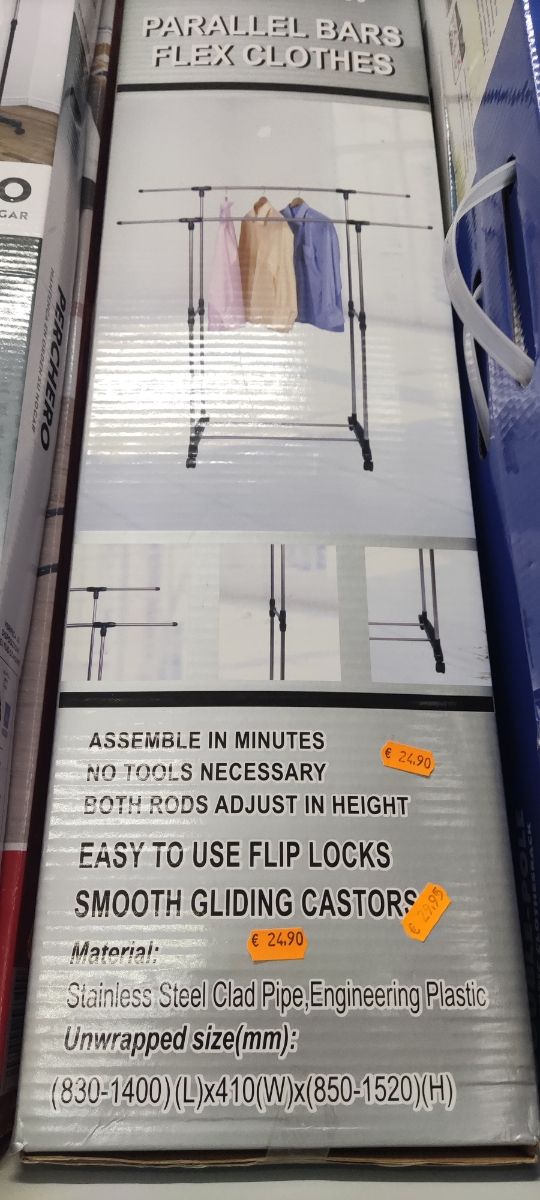 Percheros de pie con ruedas