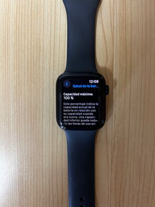 Apple Watch SE 44mm (2024)