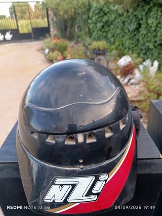 Casco de moto NZi negro
