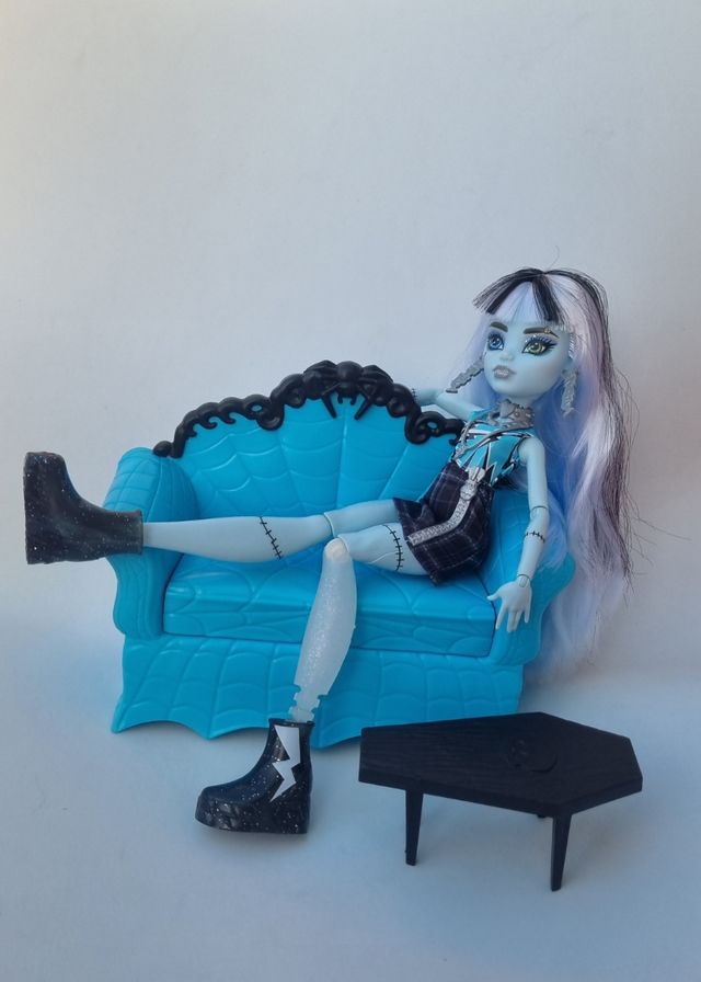 Monster High Skulltimate Secrets con Sofá