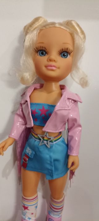 Muñeca Nancy patines rosa