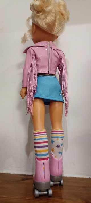 Muñeca Nancy patines rosa