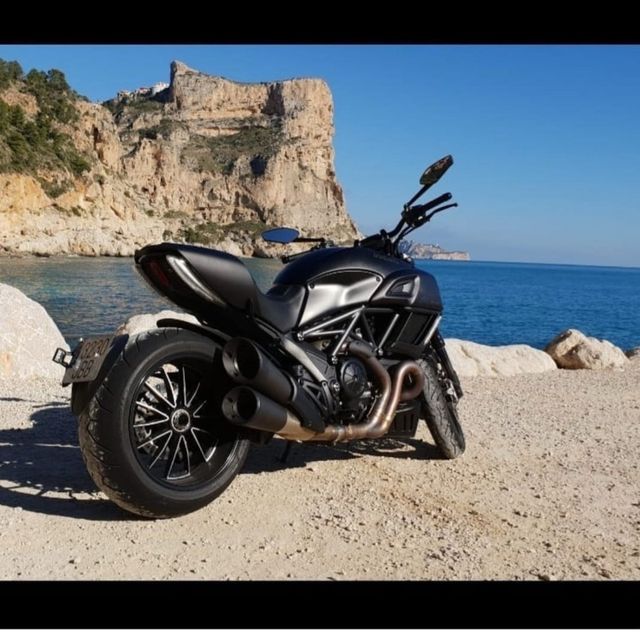 Ducati Diavel 1200 Dark CAMBIO