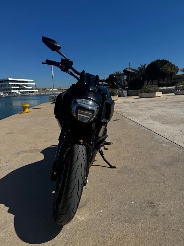 Ducati Diavel 1200 Dark CAMBIO