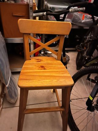 Silla de madera de Ikea Ingolf alta para niños