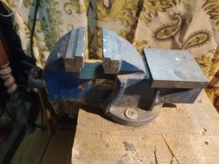 Tornillo de banco azul
