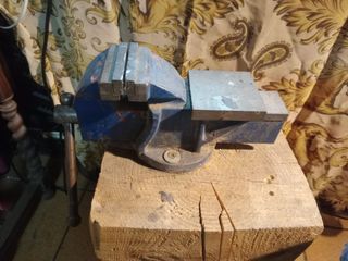 Tornillo de banco azul