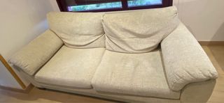 Sofá de 2 plazas beige, como nuevo!!