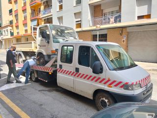 Ofrecemos servicios grua y auxilio vial