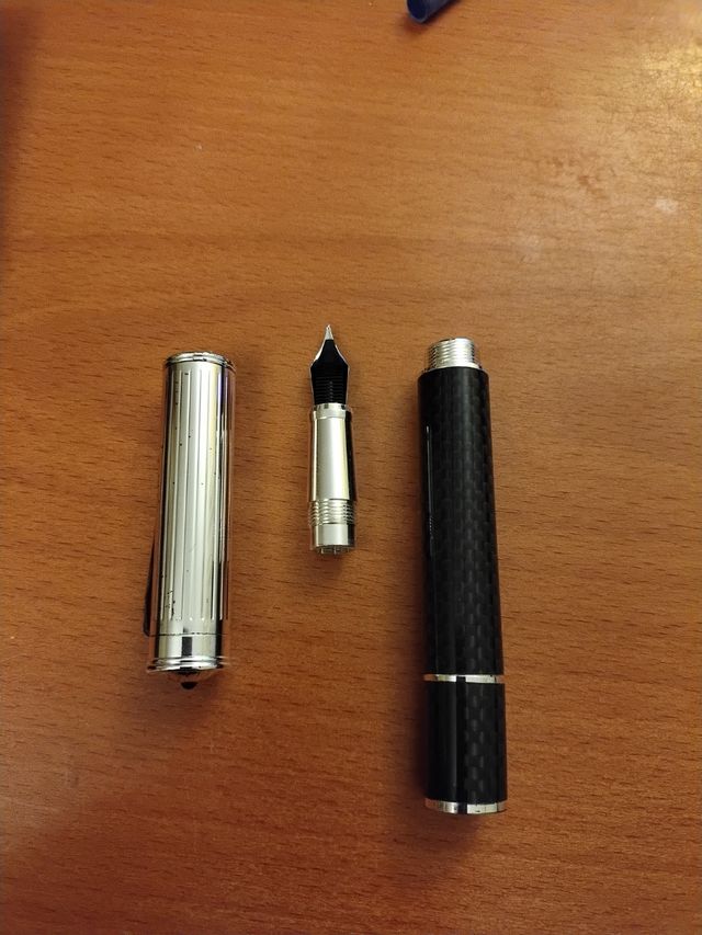 Pluma SUPREME 
Sin ningún uso