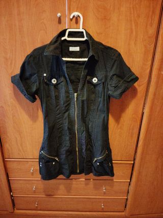 Vestido negro corto con cremallera