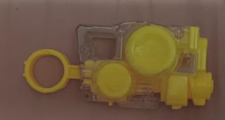 Pistola de juguete amarilla