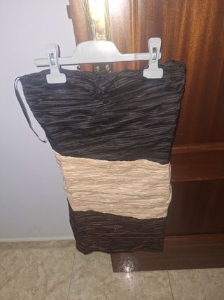 Vestido de fiesta con volantes