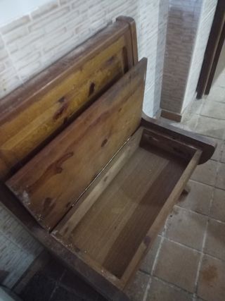 Mesa y 2 sillas esparto 1 banco de175 y otro de 75