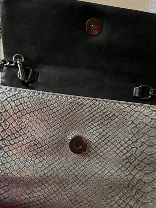 Bolso plateado Misako con cremallera