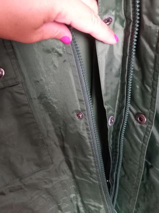 Chaqueta chubasquero verde