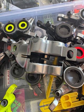 Par de Pinzas Magura MT7 pro