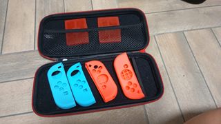 Funda Nintendo Switch Joy-Con Azul y Naranja