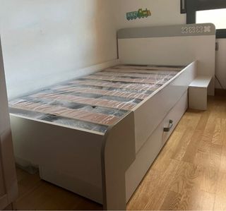 Cama infantil con cajón