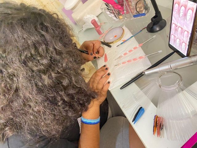 Clases de uñas desde cero