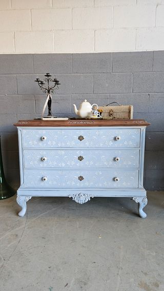 Cómoda antigua