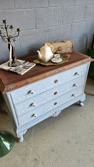 Cómoda antigua