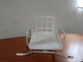 Silla de Baño Metálica y Plástico