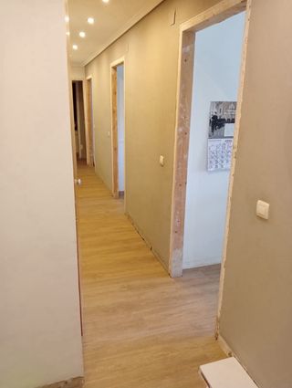 MONTADOR DE SUELO LAMINADO 