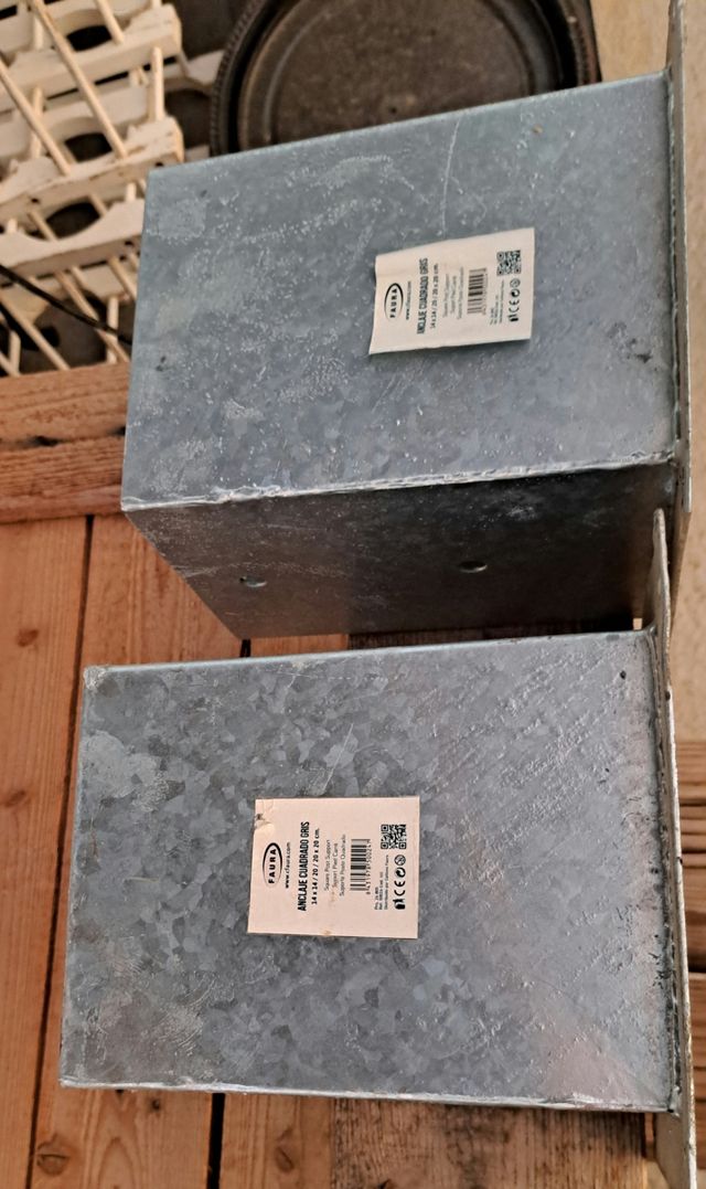 Anclaje Poster Cuadrado 140x140x20cm