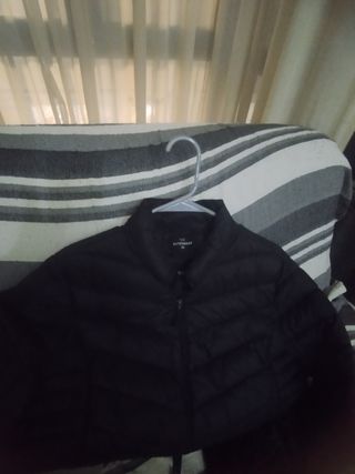 Chaqueta acolchada negra mujer