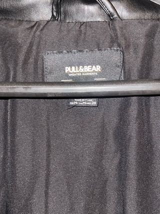Chaqueta acolchada efecto piel negra