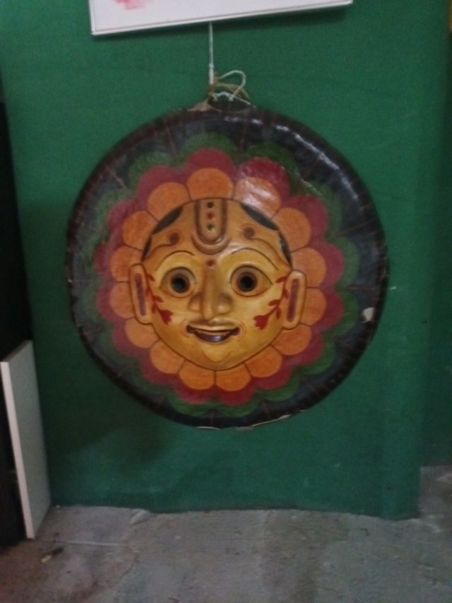 Sol decorativo papel maché