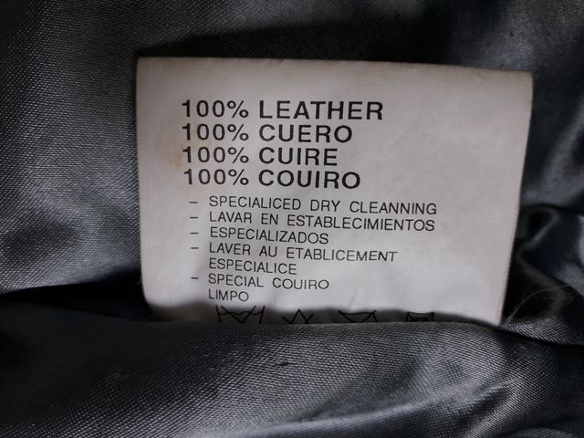 Cazadora de cuero de mujer